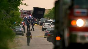 Teksas’ta terk edilmiş bir kamyon kasasında göçmenlere ait 46 ceset bulundu