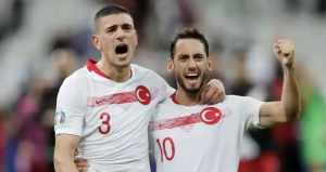 Hakan Çalhanoğlu ve Merih Demiral Manchester United’a transfer oluyor