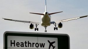 Heathrow Havalimanı’nda kargo paketinde uranyum bulunması üzerine soruşturma başlatıldı