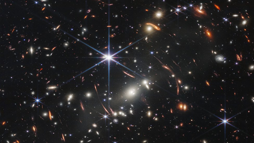 James Webb teleskobu evrenin en derin ve net fotoğrafını çekti