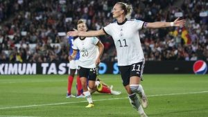 Avrupa Kadınlar Futbol Şampiyonası’nda finalin adı: Almanya-İngiltere