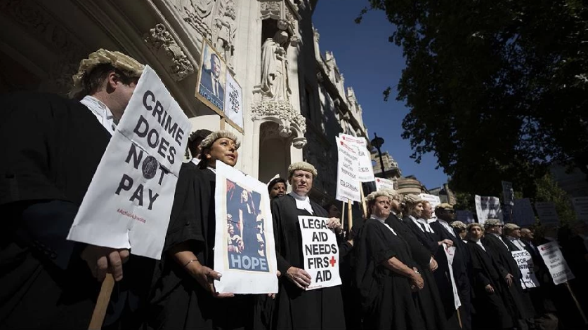 İngiltere’de ceza avukatlarının grevi sürüyor