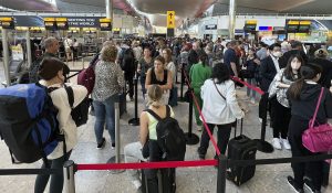 Heathrow’da yolcu sayısına sınırlama