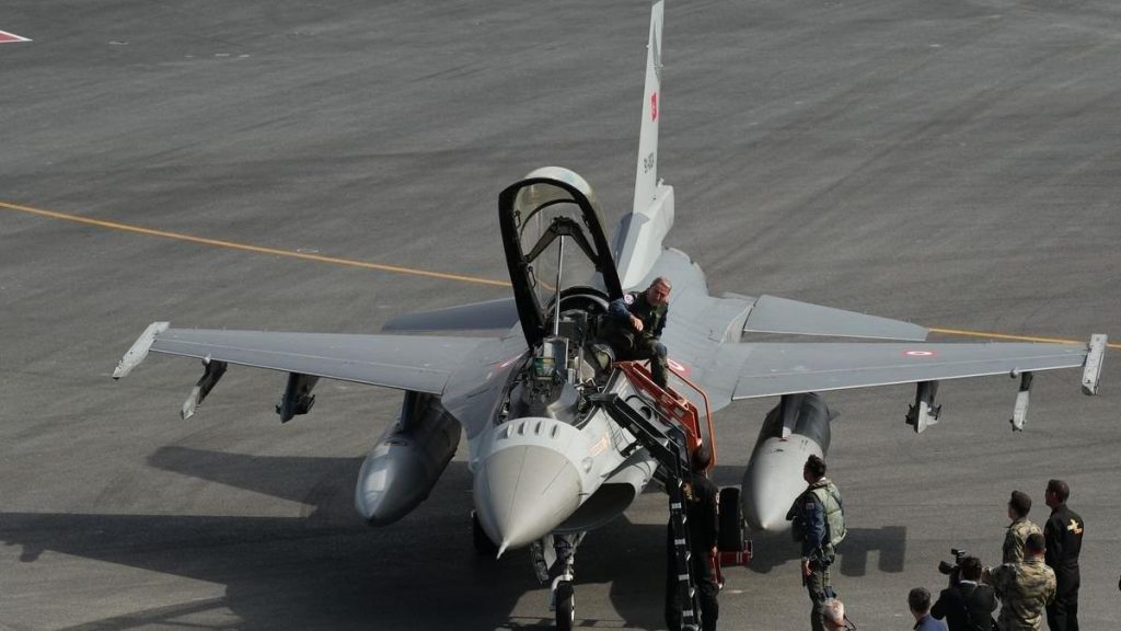 ABD’de Türkiye’ye F-16 satışına karşı hazırlanan yasa değişikliği teklifine komitede onay