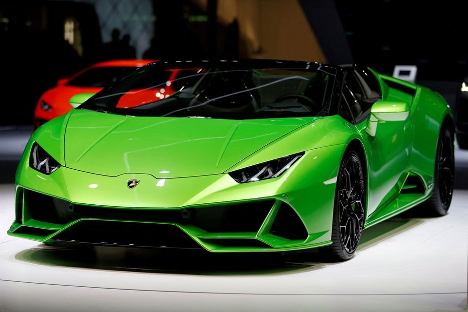 Apple, Lamborghini yöneticisi ile anlaştı