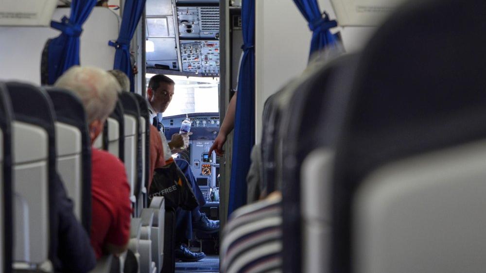 Eski pilot, uçakta acil bir durumda alınması gereken o pozisyonu açıkladı