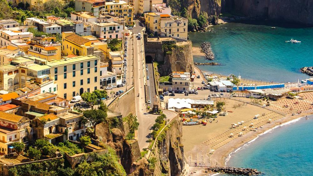 İtalya’nın turistik beldesinde bikiniyle dolaşmak yasaklandı