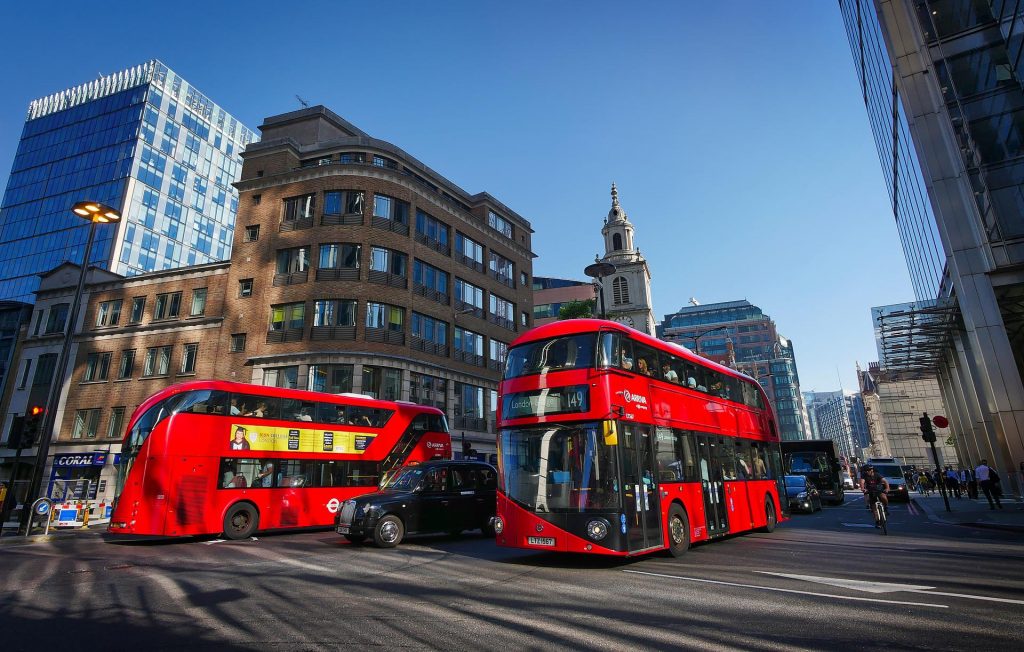 London bus drivers set to strike over bank holiday weekend