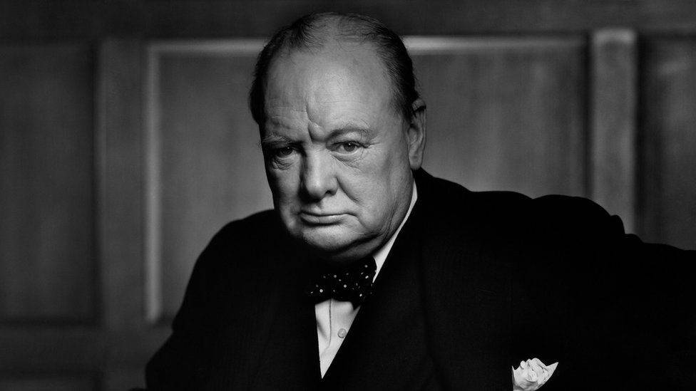 Churchill’in en ünlü fotoğrafının orijinali ‘ortadan kayboldu’