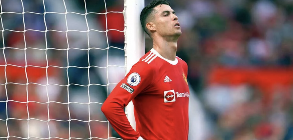 Manchester United’da zor günler geçiren Ronaldo’ya polisten uyarı geldi
