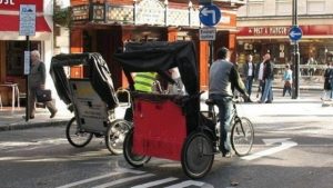 Londra pedicab sürücüsü, 10 dakikalık yolculuk için adamdan 500 pound tahsil etti