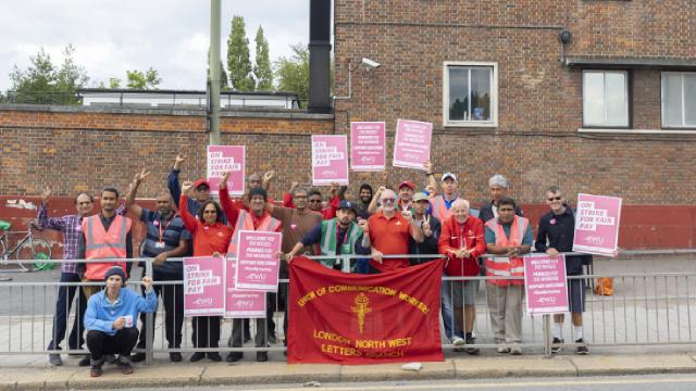 İngiltere’de posta hizmetleri çalışanları grevde