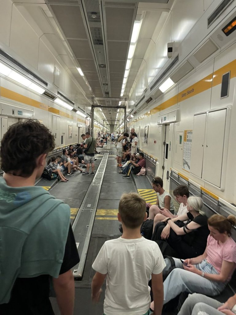 İngiltere’de yolcular Manş Tüneli’nde mahsur kaldı