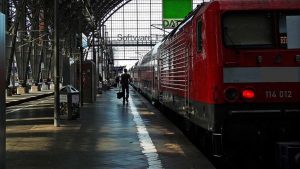 AB, Türkiye de dahil 18 yaşındaki gençlere ücretsiz tren bileti verecek