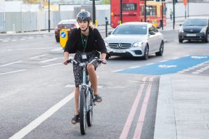 Londra ayrılmış bisiklet yolları kalıcı hale getirildi