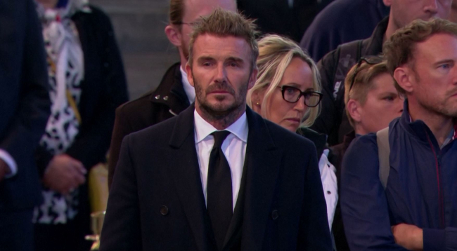 David Beckham, Kraliçe’nin naaşını görebilmek için 12 saat kuyrukta bekledi