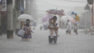 Japonya’da şiddetli yağış nedeniyle 408 bin kişiye tahliye çağrısı yapıldı