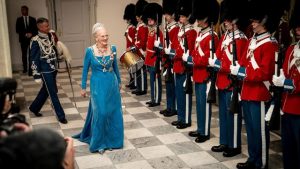 Danimarka Kraliçesi, dört torununun kraliyet unvanlarını elinden aldı