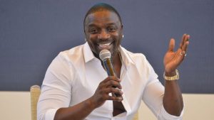 Dünyaca ünlü şarkıcı Akon Türkiye’ye saç ektirmeye geldi: En büyük şikayeti…