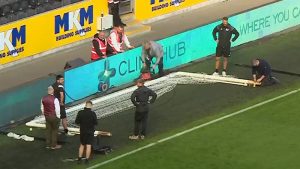 Hull City-Birmingham maçında kale direği krizi