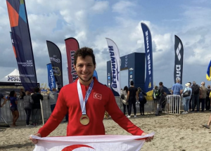 Kıbrıslı Türk yüzücü Doğukan Ulaç Oceanman Dünya Şampiyonası’nda birincilik elde etti