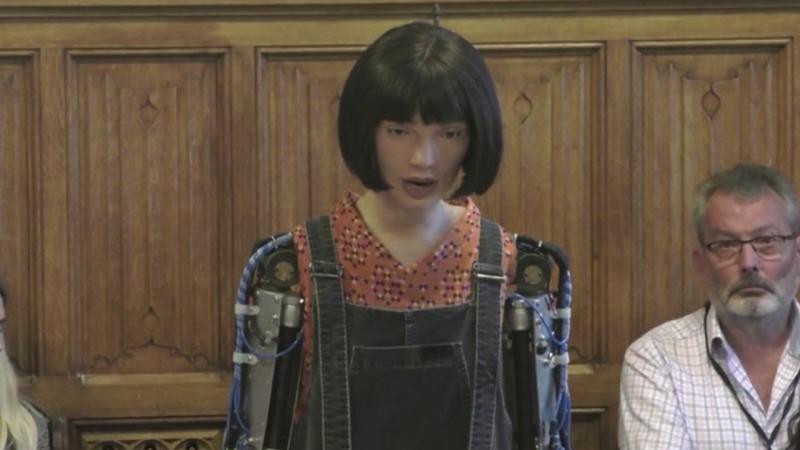 Robot sanatçı Ai-Da İngiltere’de vekillerin sorularını cevapladı