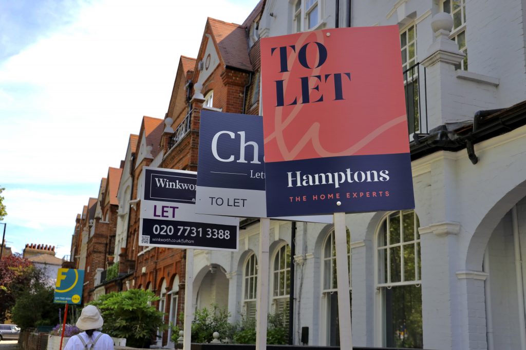Average London rents soar to £553 per week