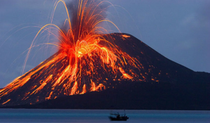 Dünyanın en büyük yanardağı patladı, onlarca deprem meydana geldi