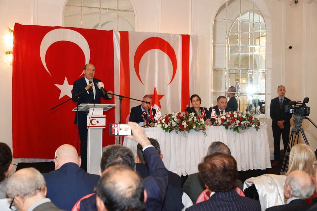 KKTC Cumhurbaşkanı Tatar Londra’daki Kıbrıslı Türklerle buluştu