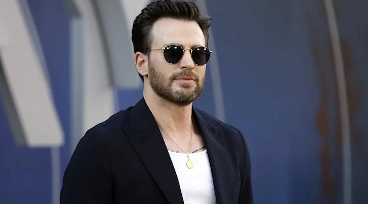 Chris Evans “yaşayan en seksi adam” seçildi