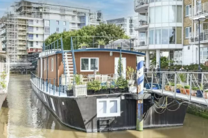 Londra’nın en lüks yüzen tekne evi satışa çıkarıldı