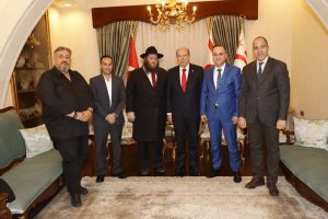 KKTC Cumhurbaşkanı Ersin Tatar, Rabbi Chaim Azimov’u kabul ederek görüştü