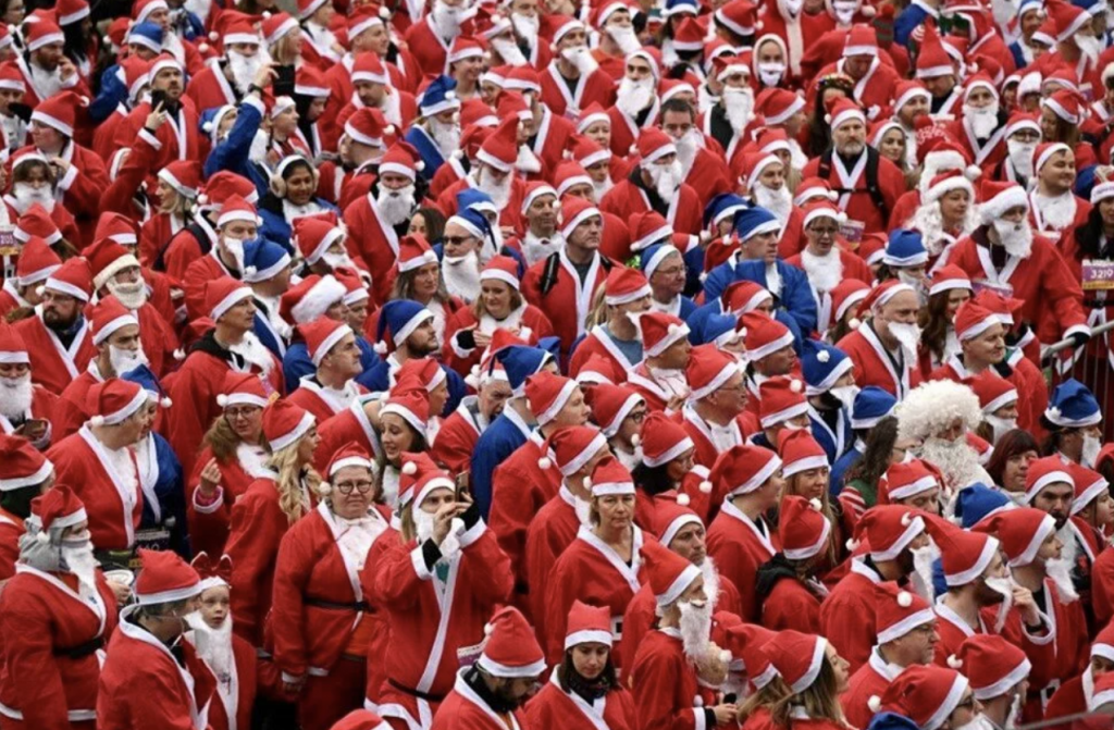 İngiltere’de binlerce Noel Baba koştu