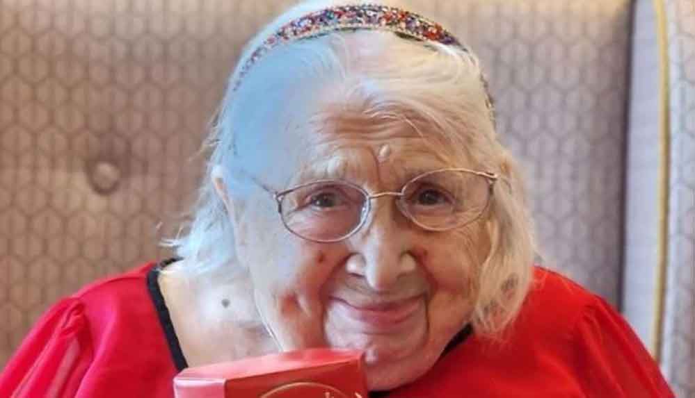 100. yaşını kutlayan kadın, uzun yaşamın sırrını açıkladı: Yabancı erkeklerden uzak durun