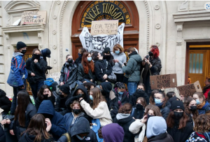 Fransa’da bugün yaşam duruyor: Ülke çapında grev başlıyor