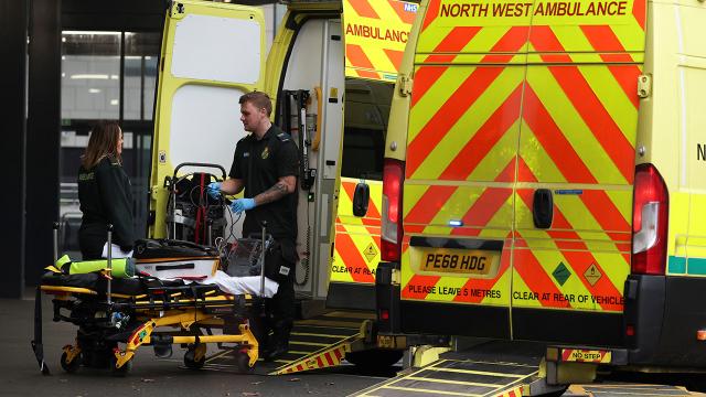 İngiltere ve Galler’de ambulans çalışanları greve başladı