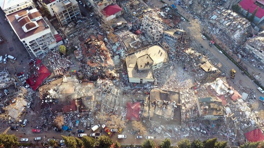 Kahramanmaraş depremlerinde hayatını kaybedenlerin sayısı 21 bini aştı