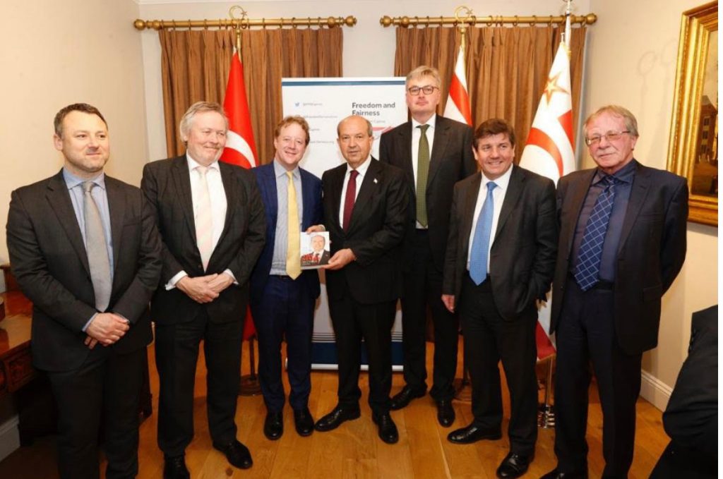 KKTC Cumhurbaşkanı Tatar İngiliz milletvekilleri ile bir araya geldi