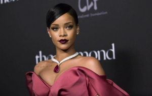 Rihanna’ya evlenme teklif etmek için evine giren bir kişi tutuklandı