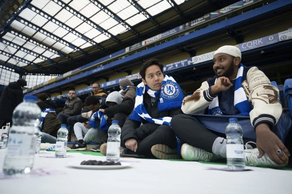 Chelsea, stadında iftar verdi