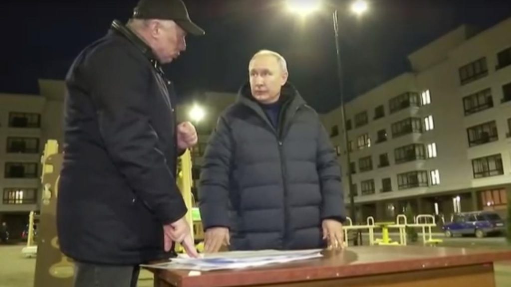 Hakkında tutuklama kararı çıkan Putin, Mariupol’e sürpriz ziyaret yaptı