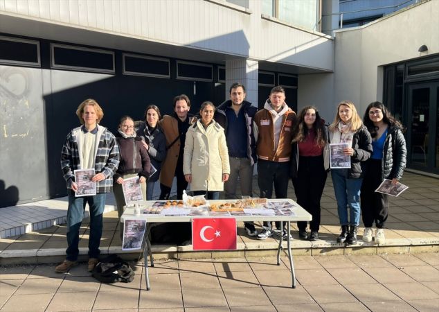 İngiltere’deki Türk öğrenci birliği depremzedeler için kermesle yardım topladı