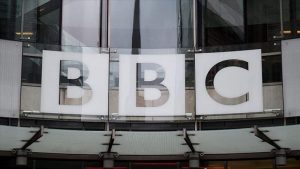 BBC Yönetim Kurulu Başkanı Sharp istifa etti