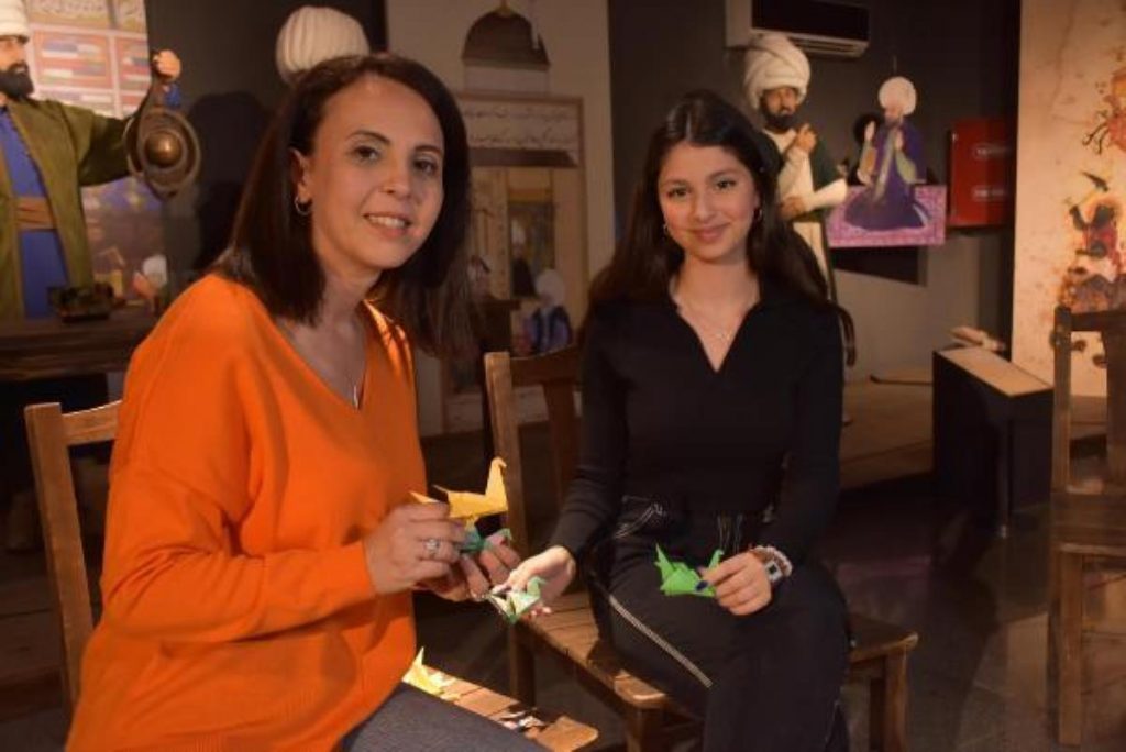 Turkish student makes ‘paper cranes’ to help quake victims