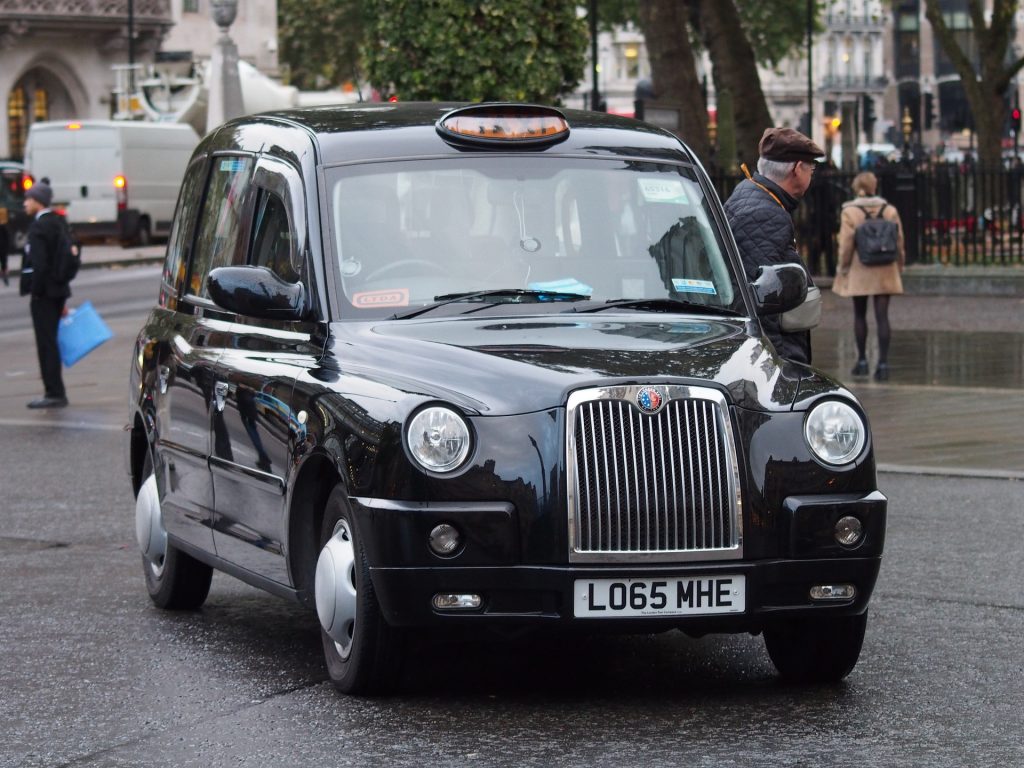 Military-grade bandages to be carried in black cabs
