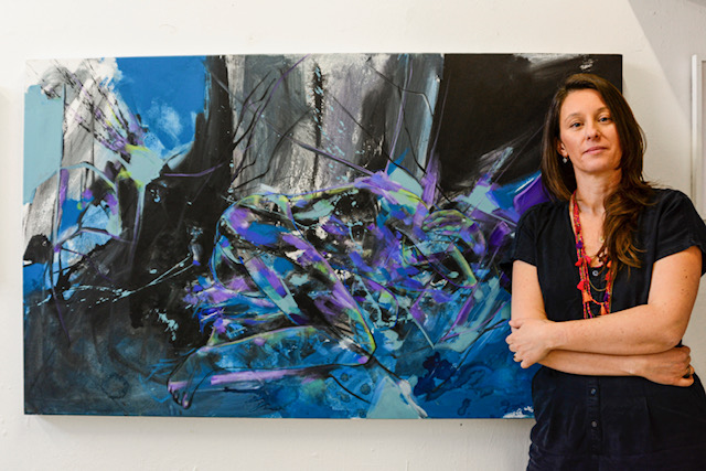 Izmirli ressam Müge Kaymakcan soyut figüratif eserlerini  Wimbledon Art Fair’de sergileyecek