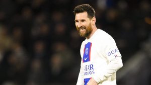 Lionel Messi özür diledi takıma geri döndü