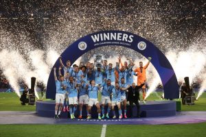 Manchester City, UEFA Şampiyonlar Ligi kupasını kaldırdı