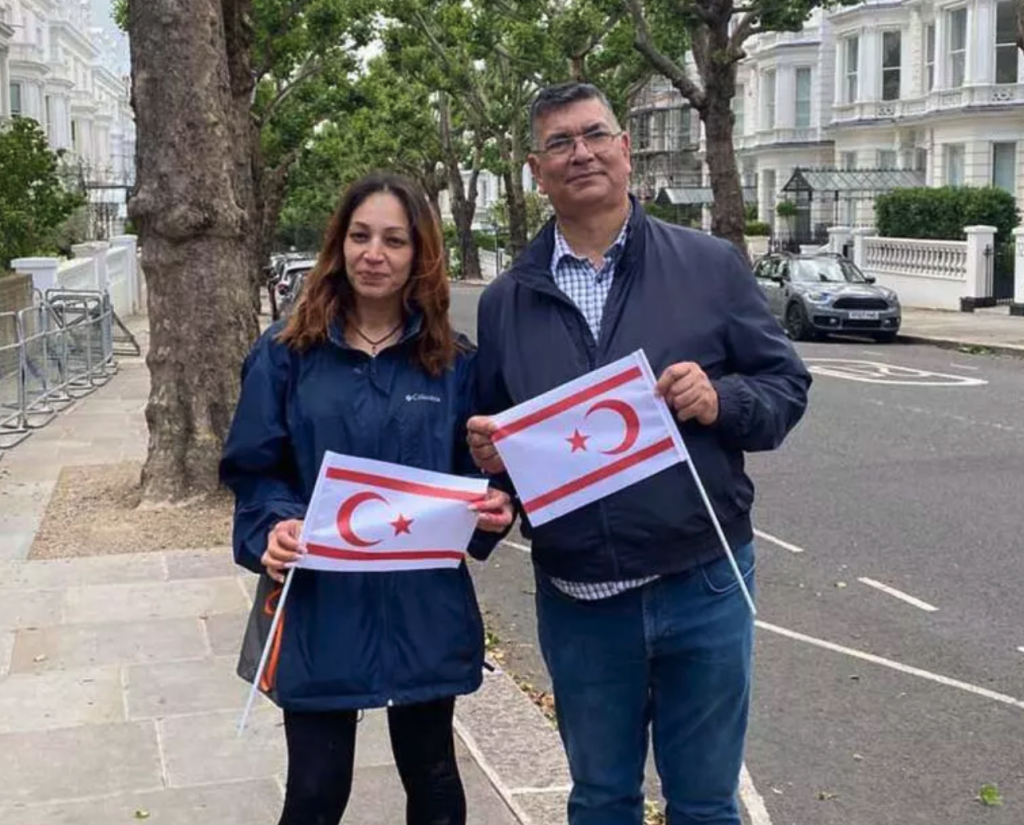 Turkish Cypriots in London protest the isolation of the TRNC