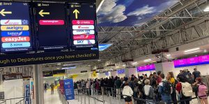 Londra Gatwick Havalimanı’nda çalışan 950 personel 8 gün iş bırakacak